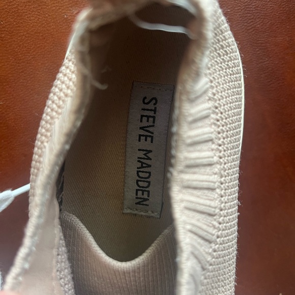 Steve Madden knit sneakers, size 7.5 - Picture 2 of 5